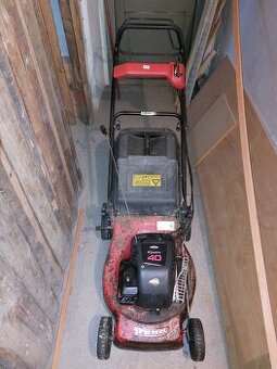 Benzínová sekačka Briggs&Stratton Quattro 40