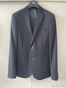 Pánský černý oblek Marks & Spencer (sako EU 48, kalhoty EU 3