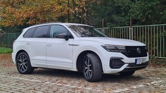 VW Touareg R-line 3,0TDI / 210kW CZ prodej