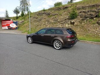 Alfa Romeo 159 2,4 jtdm. 147 kW .