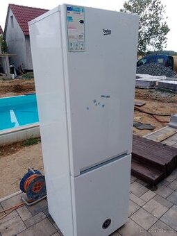 Lednice s mrazakem Beko