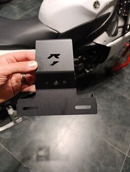 Držák SPZ Yamaha R1 - 1