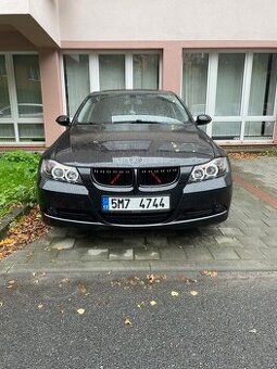BMW E90 320i manuál - 1