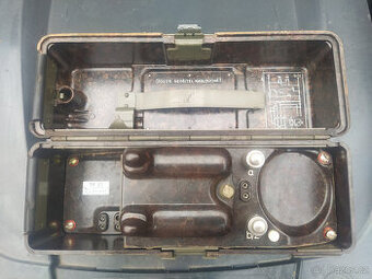 retro 2ks. vojenské polní telefony - nekompletní