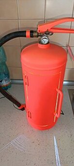 Bar z hasicího přístroje