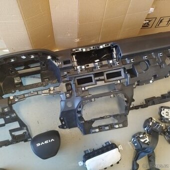 Airbagová sada Dacia Sandero III s originální deskou