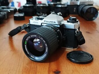 FUJICA AX-1 (Clubman MC Auto Zoom 35-75mm) - 1980