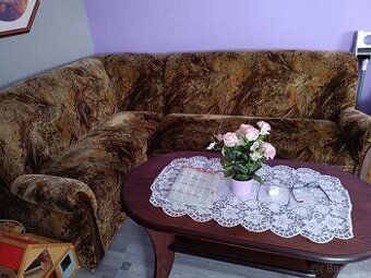 Rohová sedačka a křeslo možnost i stolek