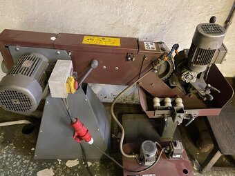 PRŮMYSLOVÁ  PÁSOVÁ BRUSKA GRIT -400 V funkční