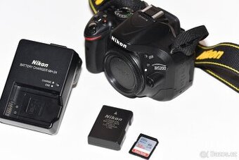 Nikon D5200 + příslušenství