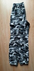 Maskáčové tepláky