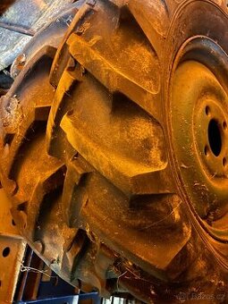 Kola komplet 6,50 x 16 šípový vzor