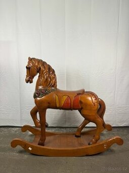 Velký dřevěný houpací kůň (138011)