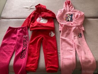 Teplákové soupravy dívčí vel. 120-30