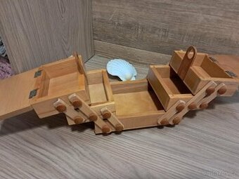 Dřevěná krabička / šperkovnice