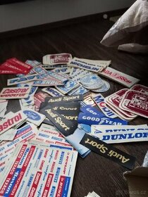 Samolepky rallye a papírové modely auta