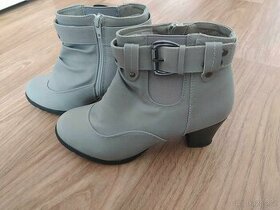 Prodám dámské kotníkové kozačky zn. Bonprix, vel. 38.