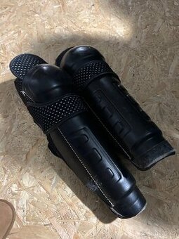 Pánské holenní hokejové chrániče XL