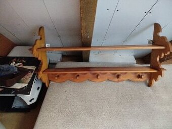 Polička na kořenky