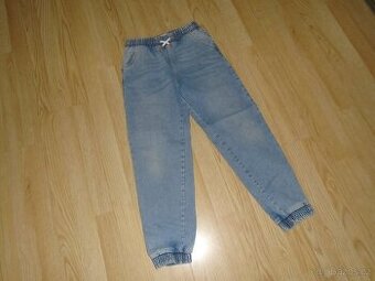 kalhoty vel. 152 v pase do gumy