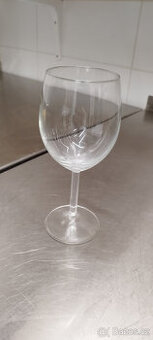 Sklenice na víno Ikea SVALKA