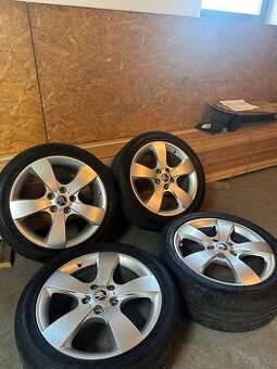 ALU Kola ŠKODA 5x112 R17 PEGASUS Letní Pneu 225/45/17