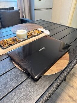 Notebook Asus F550V