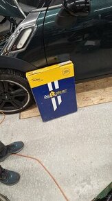 Stahovačka levá řidičova Audi TT 8J
