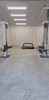 Dvousloupový bezpřejezdový zvedák OMCN 199/K2 3500kg