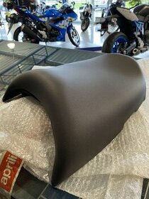 Aprilia Caponord zadní sedlo