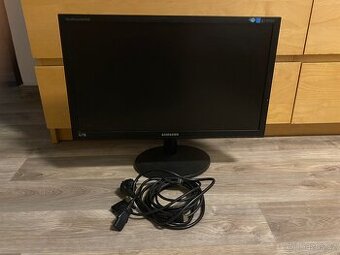 SAMSUNG 24” DVI - LCD