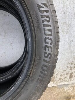 Zimní pneu 215/55R17