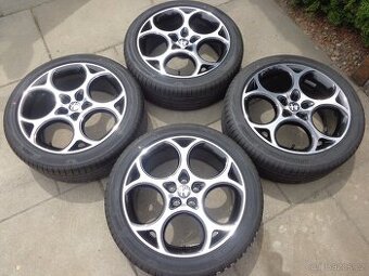Alfa Romeo Tonale nova original letna sada kol   R19