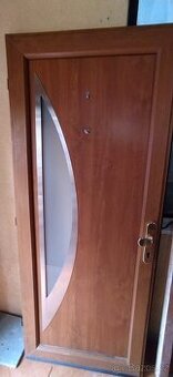 Plastové vchodové dveře