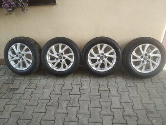 Alu kola na Toyota Verso se zimními pneu Hancook