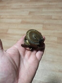 Starý mosazný naviják