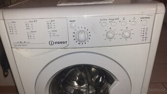 Automatická pračka Indesit IWSC51051