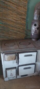 Stará kamna-sporák