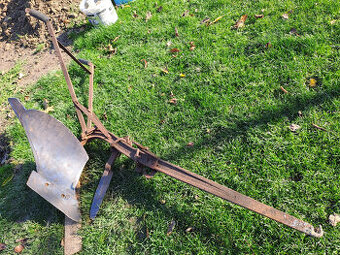 Prodám pluh s krojidlem za malotraktor