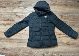 Zimní dámská péřová bunda Nike