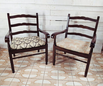 Dřevěné křesílko s volným sedákem, renovace