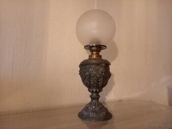secesní petrolejová lampa