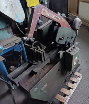 Strojní rámová pila