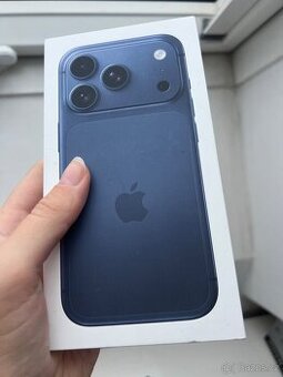NEOTEVŘENÝ iPhone 17 Pro 1TB Deep Blue – USA verze