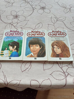Dobrý den,nabízím první 3 díly publikace  KRISTY A JEJÍ KLUB