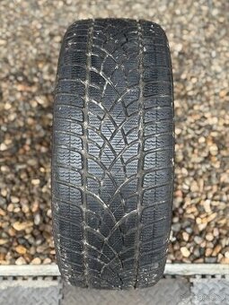 235/40/19 kusovka zimní Dunlop