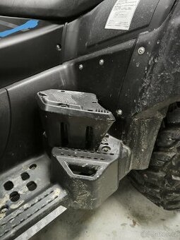 Vyvýšené našlapy na čtyřkolku - 1