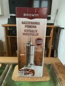 Vertikální ocelová plnička.Klešte,střívka a sponky