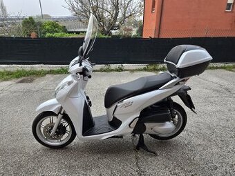 Honda SH 300i ABS (2017) TOP stav