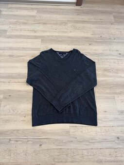 Tommy Hilfiger šedý svetr